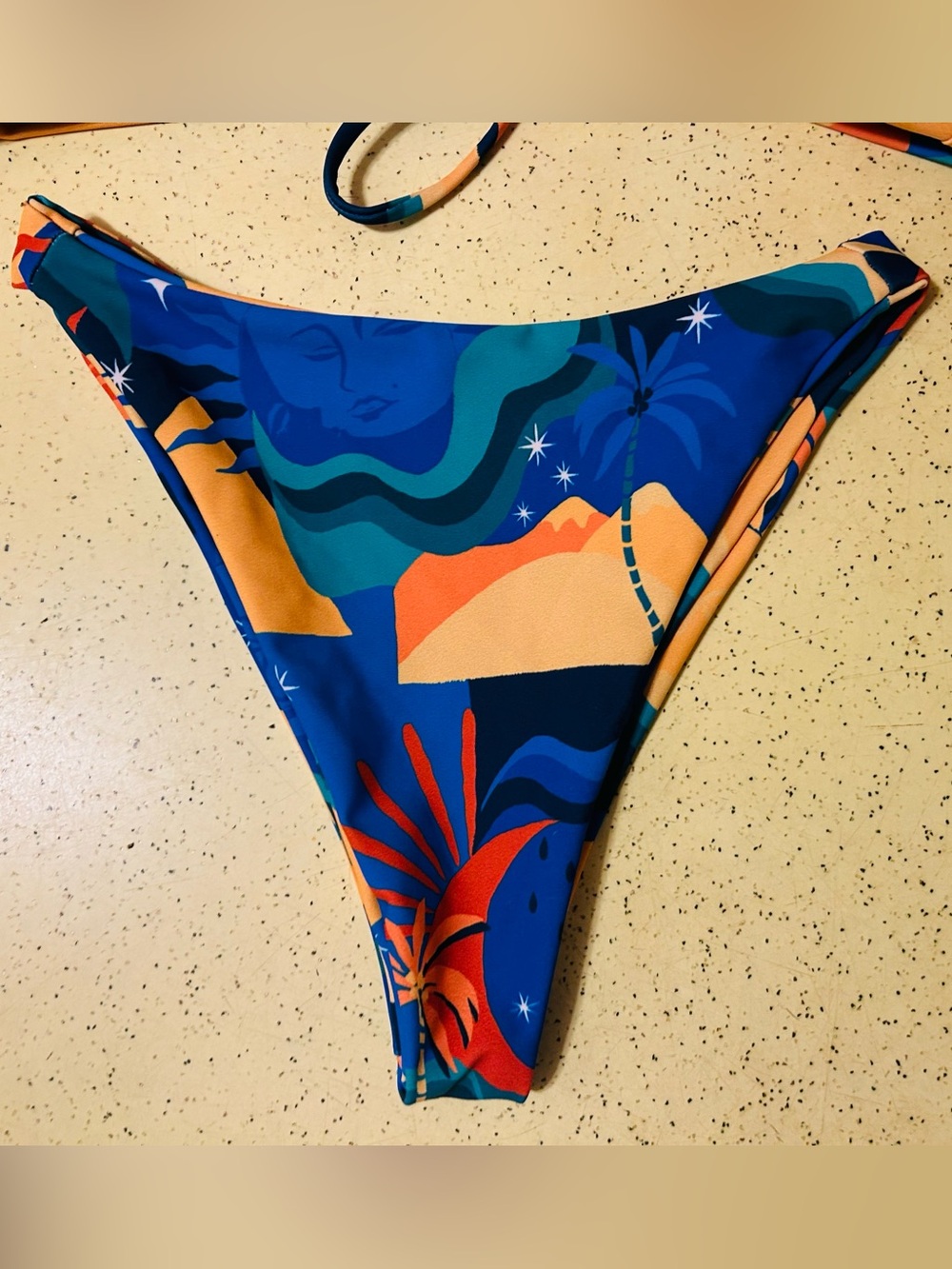 Skatie Bikini Set 🌞💙 - Picture 3 of 5